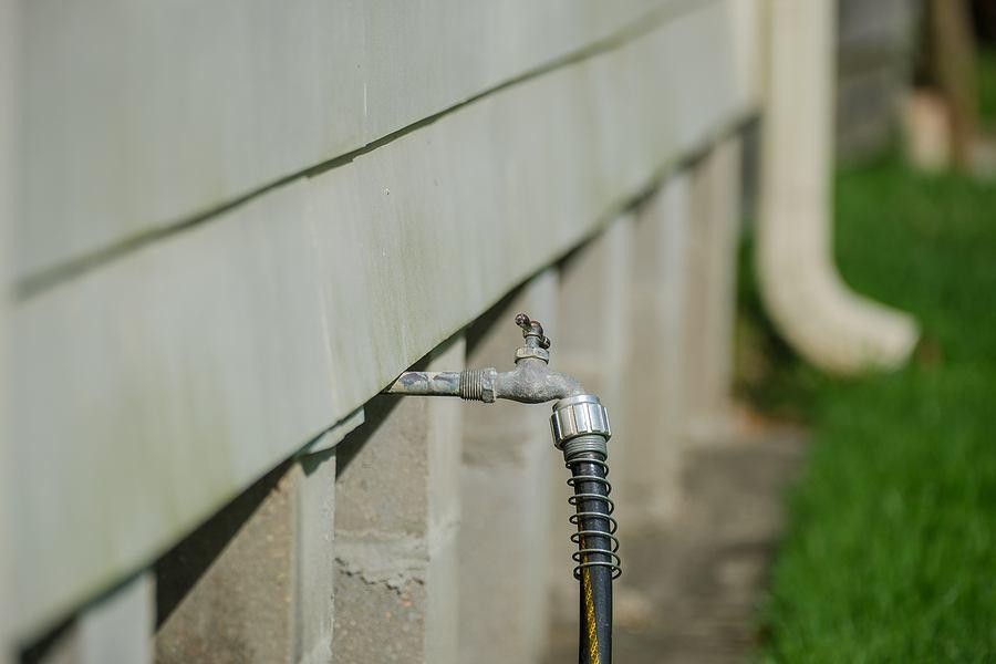 Ways to Troubleshoot Low Water Pressure in Outdoor Spaces